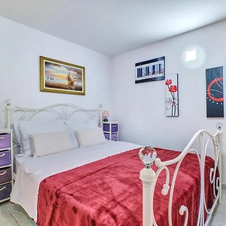 Rukonic Aleksandar Affittacamere 3*