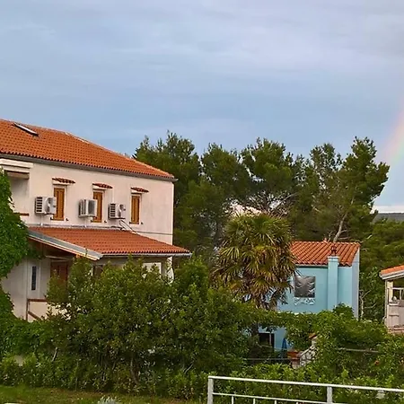 Penzion Rukonic Aleksandar Nerezine