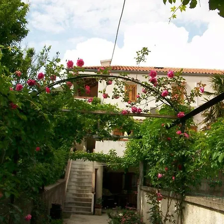 Rukonic Aleksandar Nerezine